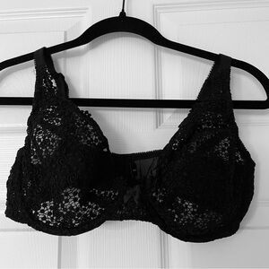 🌼 Frederick’s of Hollywood Charlotte Lace Full-Figure Bra – Sheer Floral Lace